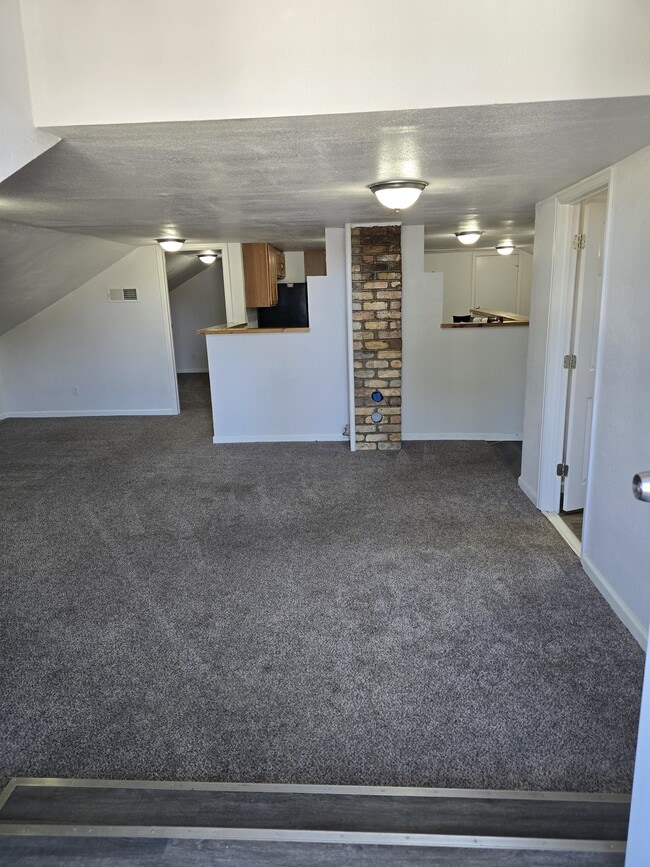 Entryway/livingroom - 2720 Cheyenne Ave Apartments Unit #3