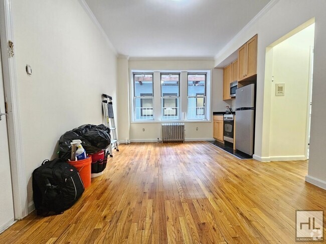 Building Photo - First-floor studio in the heart of Greenwi... Unit 7 Rental