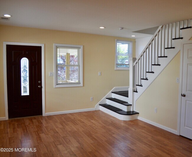 Photo - 485 Joline Ave