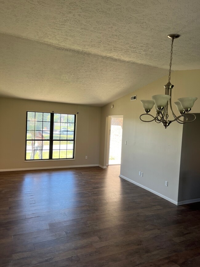 Photo - 1014A Windview Pl