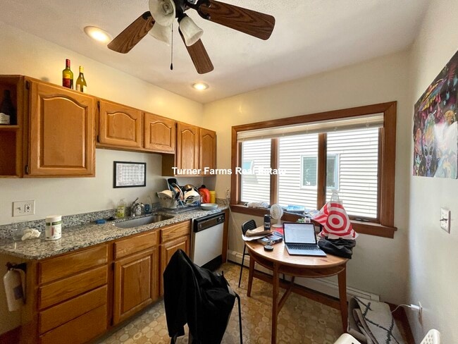 Building Photo - 290 Boston Ave Unit 2