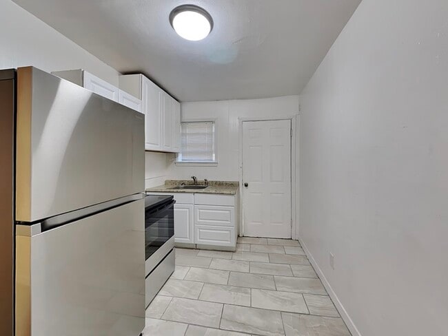 Photo - 343 Pleasant St Unit #2