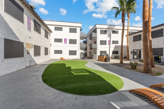Skyline Parc Apartments