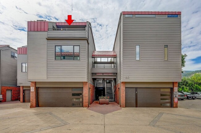 Building Photo - Downtown 3bed/3 bath w/2-car garage - $4500