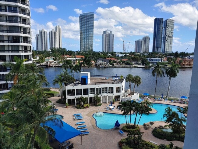 Building Photo - 19101 NE 36th Pl Unit 707