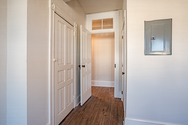 Photo - 400 Bridge St Unit 1