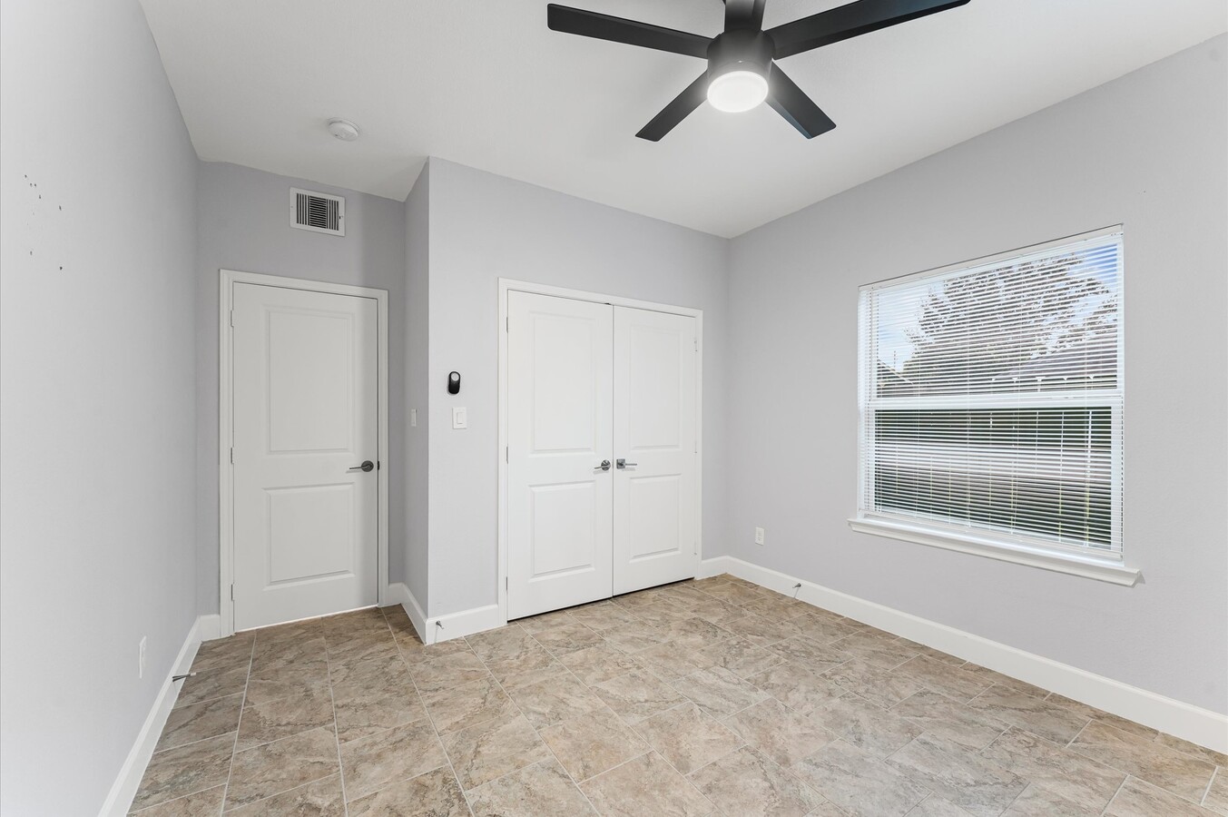 Photo - 8221 Brockton St