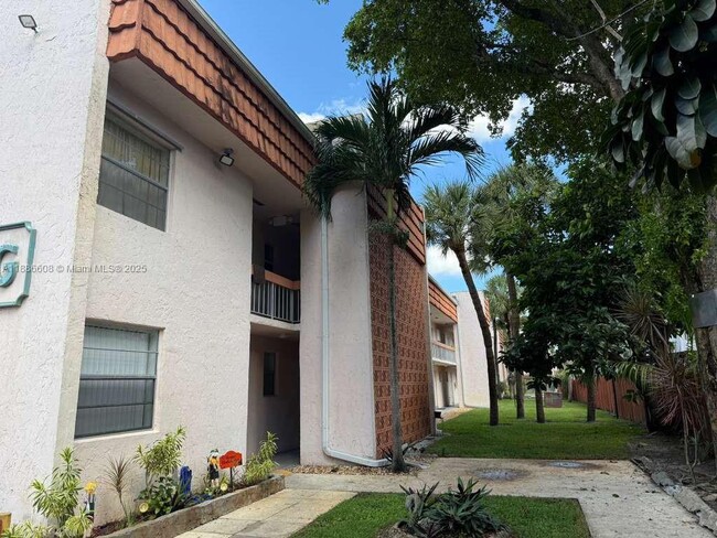 Building Photo - 7610 Stirling Rd Unit 202G