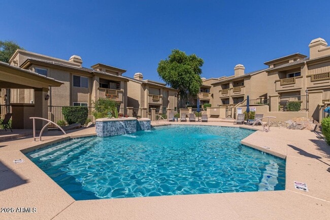 Building Photo - 1880 E Morten Ave Unit 101