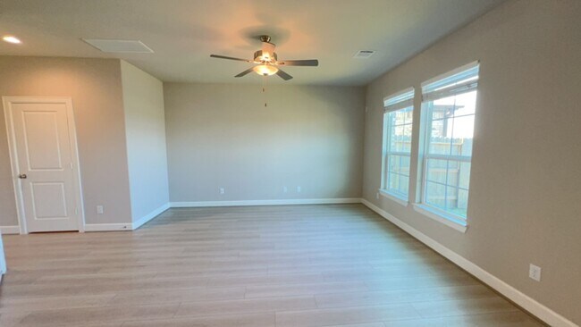 Photo - 1012 Tillman Ln
