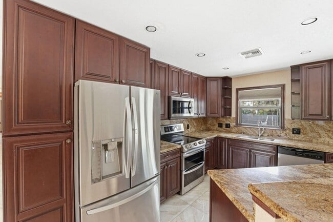 Building Photo - 12356 61st Ln N