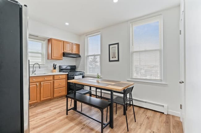 Photo - 1622 Union Turnpike