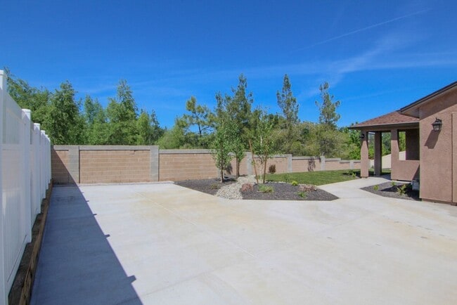 Photo - Brand New Build!