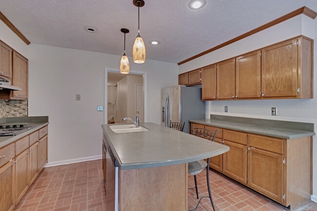 Photo - 130 Briarwood Ln
