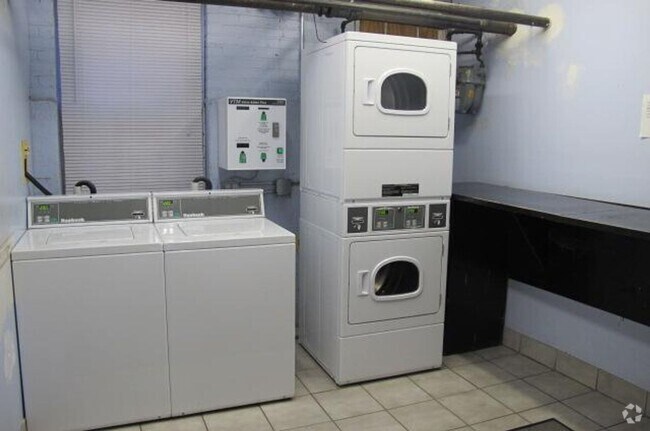 Building Photo - 1 Bed-Available Now Rental