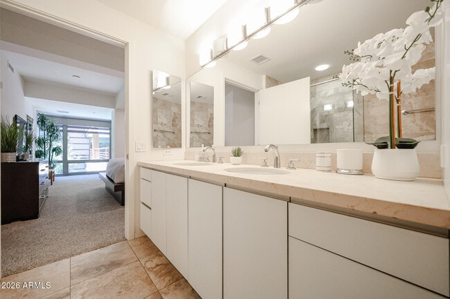 7121 E Rancho Vista Dr Unit 3001