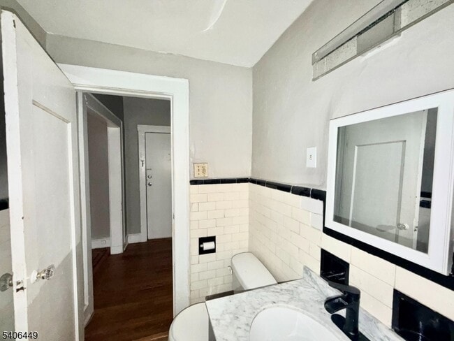 Photo - 17 Elwood Pl Unit 102