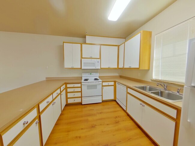 Photo - 762 E 17th Ave Unidad 1