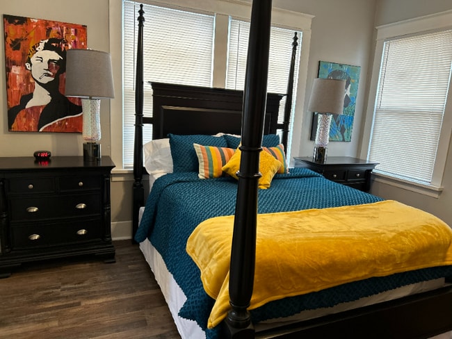 Building Photo - 1323 Franklin St