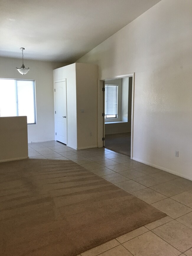Photo - Great 2 bedroom condo Blue Diamond/Durango 1500/mo