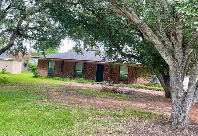 Building Photo - 811 Tori Rd Rental