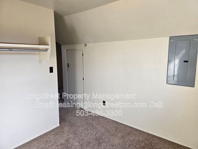 Photo - 1052 SW Western Blvd