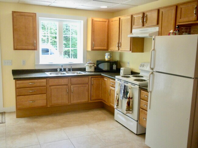 Kitchen - 13 Rand Rd Townhome