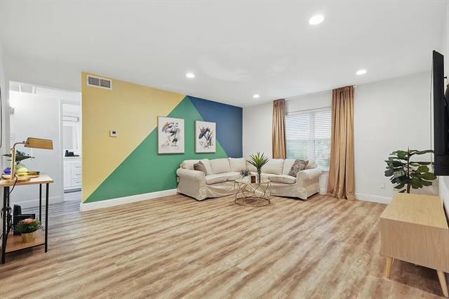 Building Photo - 8083 Meadow Rd Unit #265