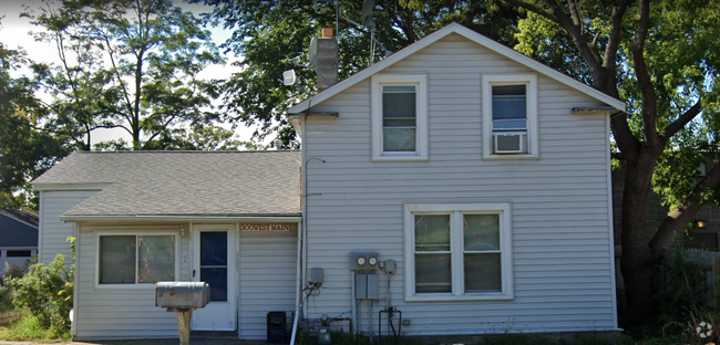 Building Photo - 300 W Main St Unit #3 Upstairs Rental