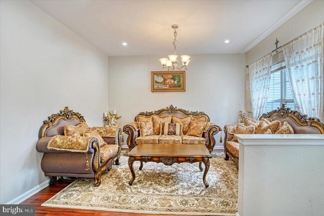 Photo - 137 Cromwell Dr