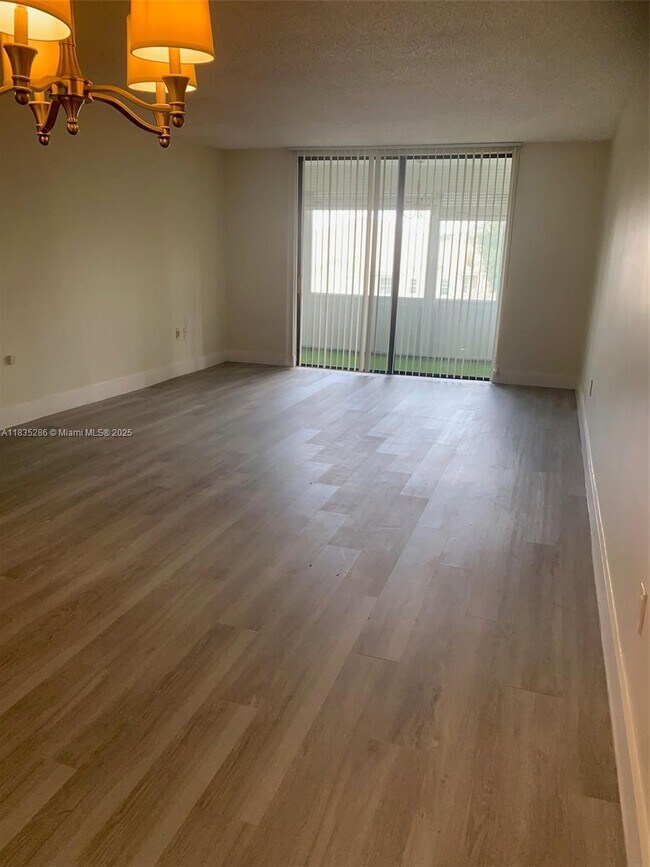 Building Photo - 1830 SW 81st Ave Unit 4305 Rental