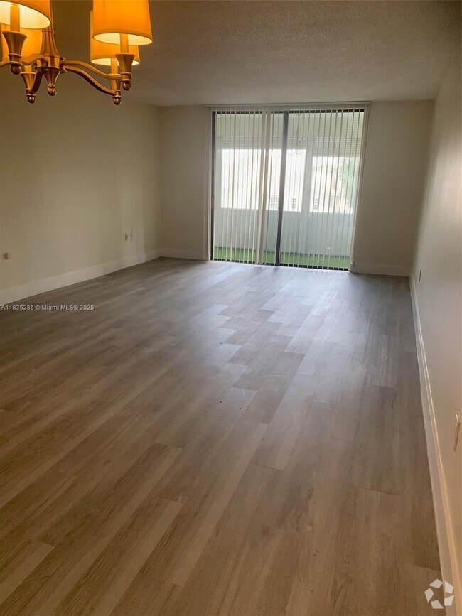 Building Photo - 1830 SW 81st Ave Unit 4305 Rental