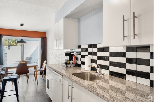 Building Photo - Villas on 4th Rental