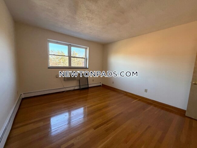 Photo - 282 Grove St Unit 9