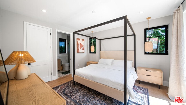 1914 Laurel Canyon Rd