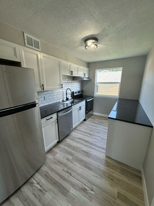 Photo - 2405 Carew St Unit 2317 Lynn Ave
