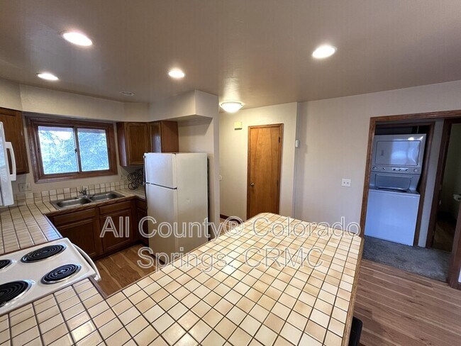 Photo - 2526 Plumtree Grove