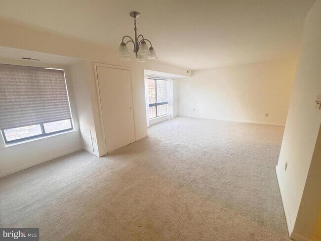 Photo - 8865 Roll Right Ct Unidad J