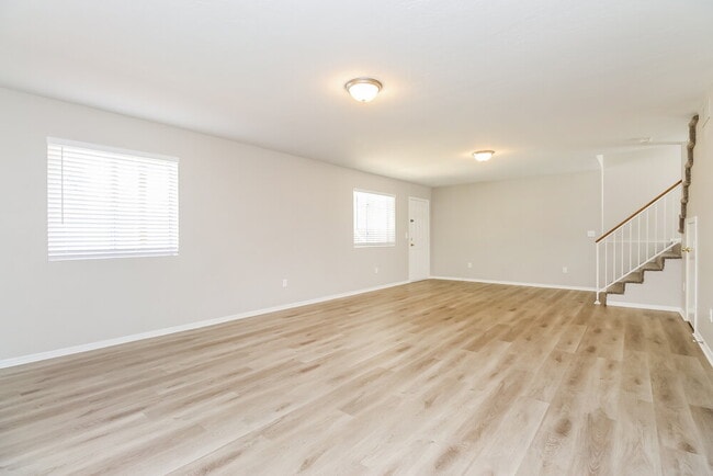 Photo - 4514 E Scott Ave