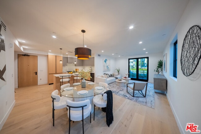 Photo - 10352 Riverside Dr Unit 103