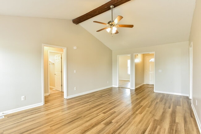 Photo - 209 Pin Oak Ct