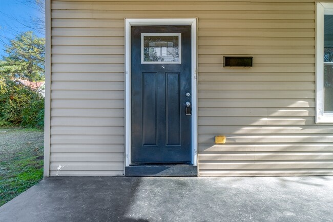 Photo - 1552 Fleetwood Ave