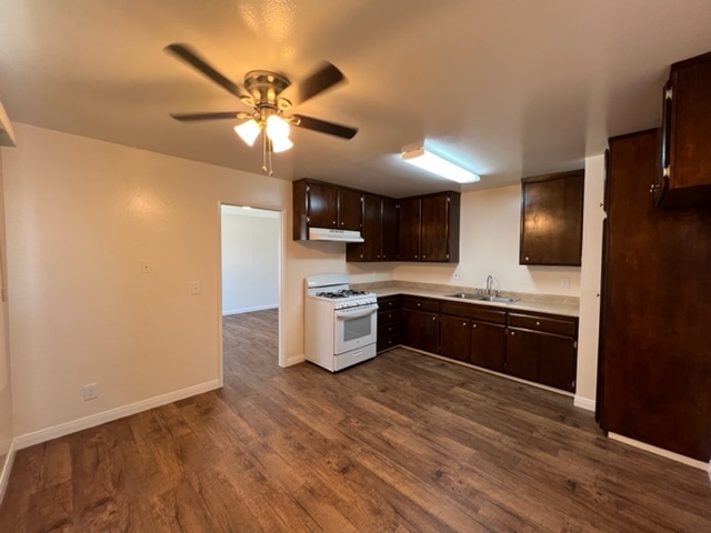 Kitchen - 9230 Cedar St Casa