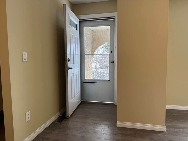 Photo - 80 Falsby Ct NE