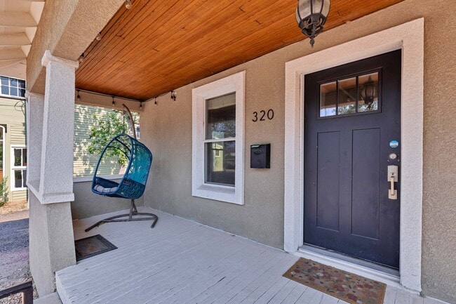 Photo - 320 E Uintah St