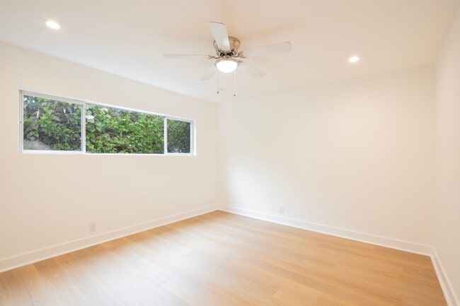 Photo - 937 N Orange Grove Ave