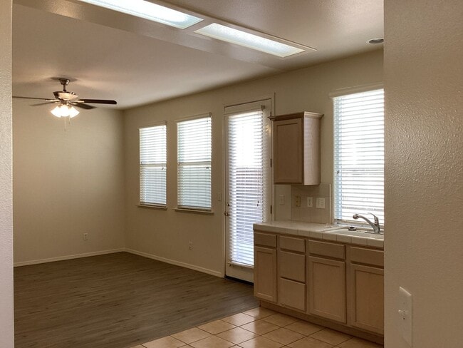 Photo - 15 W Brittany Ln