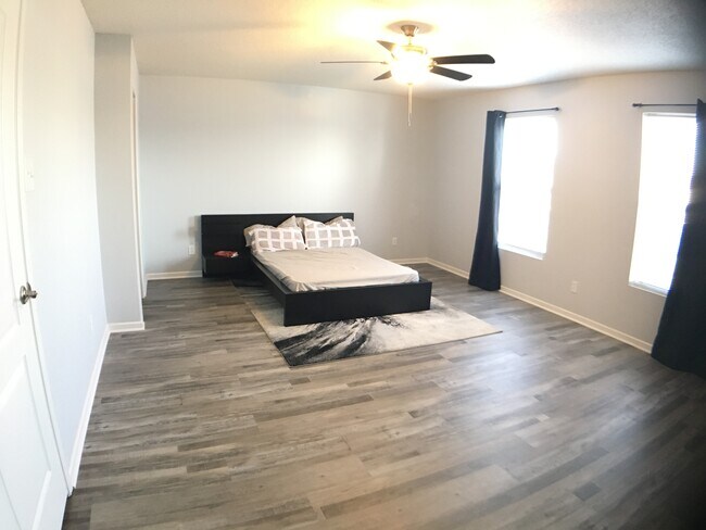 Photo - 908 Bentgrass Dr