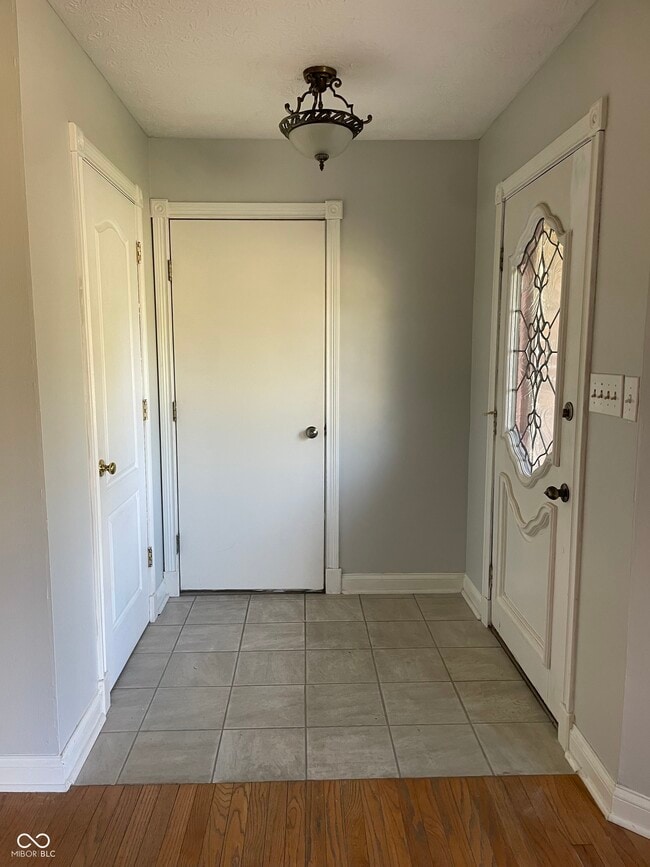 Photo - 975 Maple Grove Dr