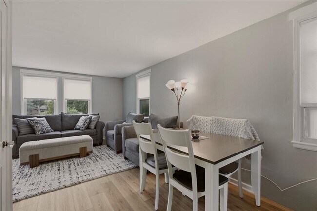 Photo - 351 Boulevard
